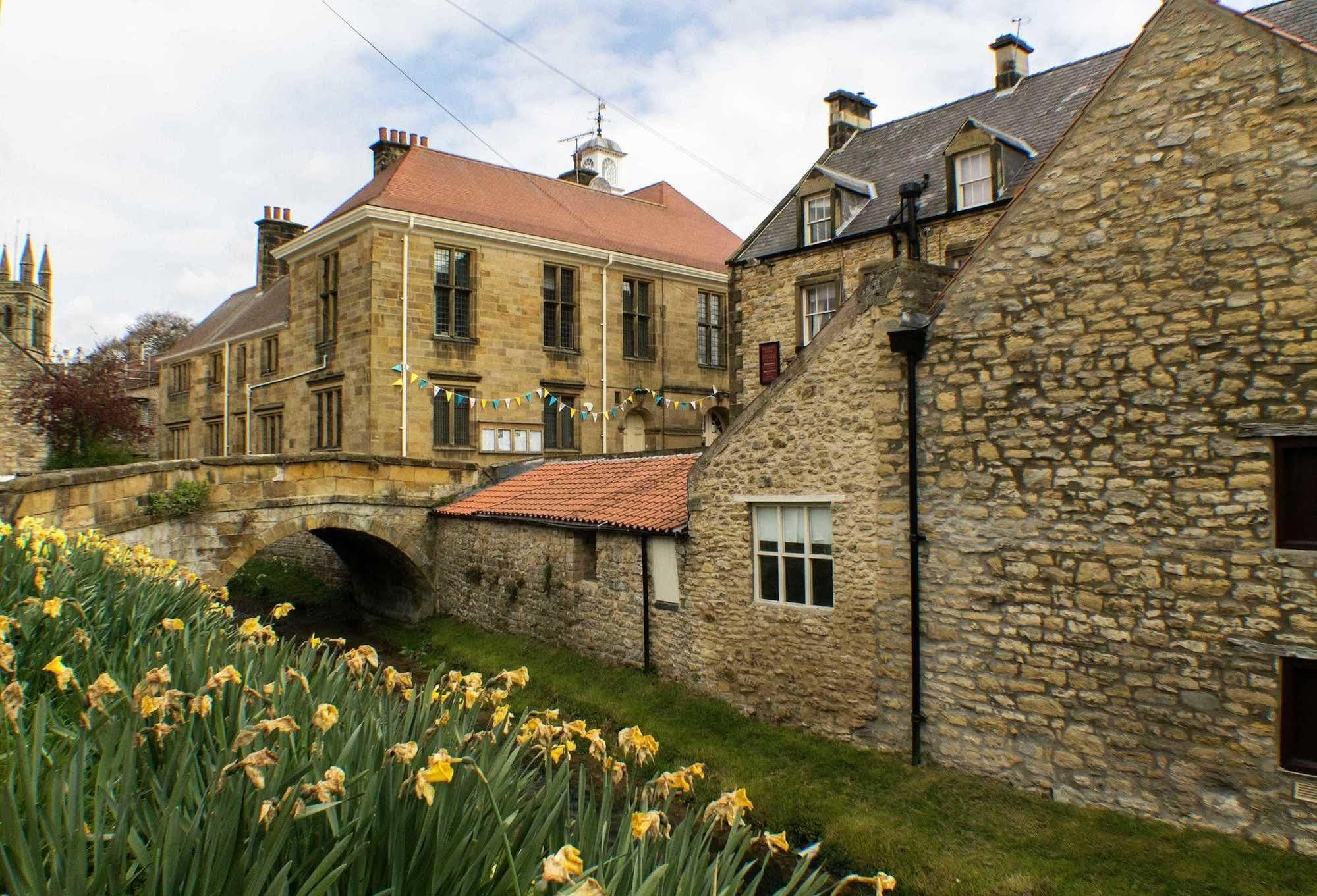 The Royal Oak Hotel Helmsley Exterior photo